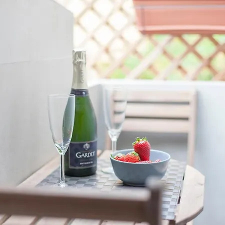 Large Terrace, Principe Real, Wifi, Calm Apartament *